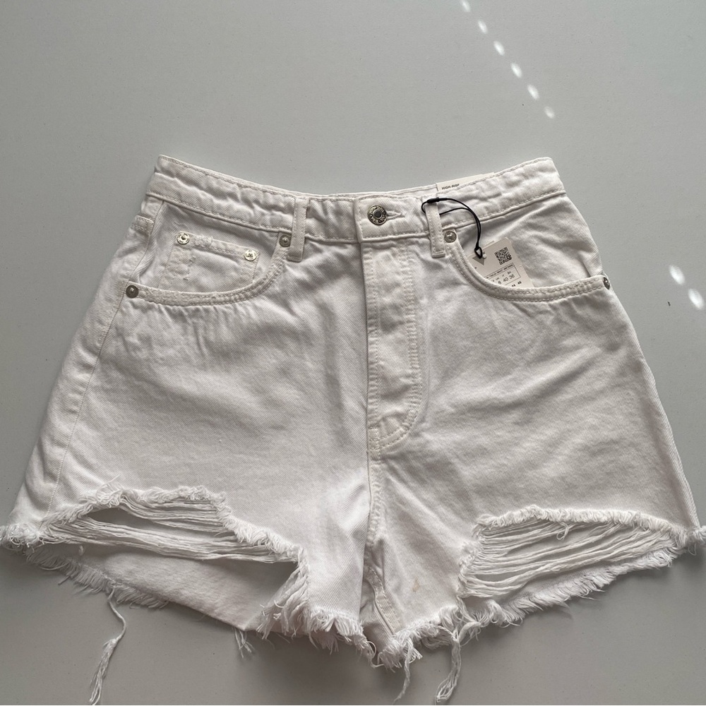 NWT Zara White Distressed Denim Jean Shorts